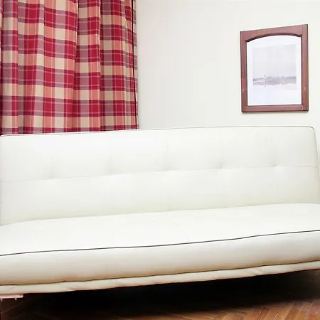 Professor'S Guest House *