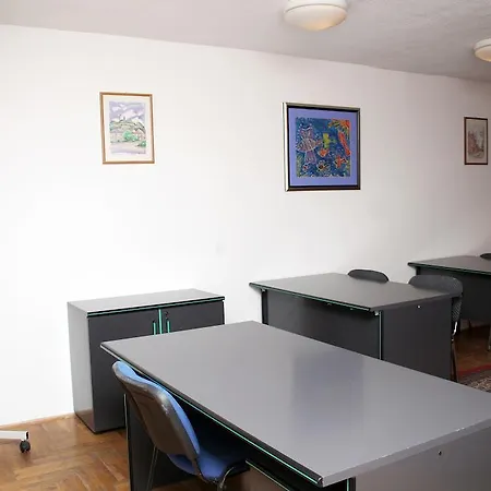 Apartment Professor'S Guest House *